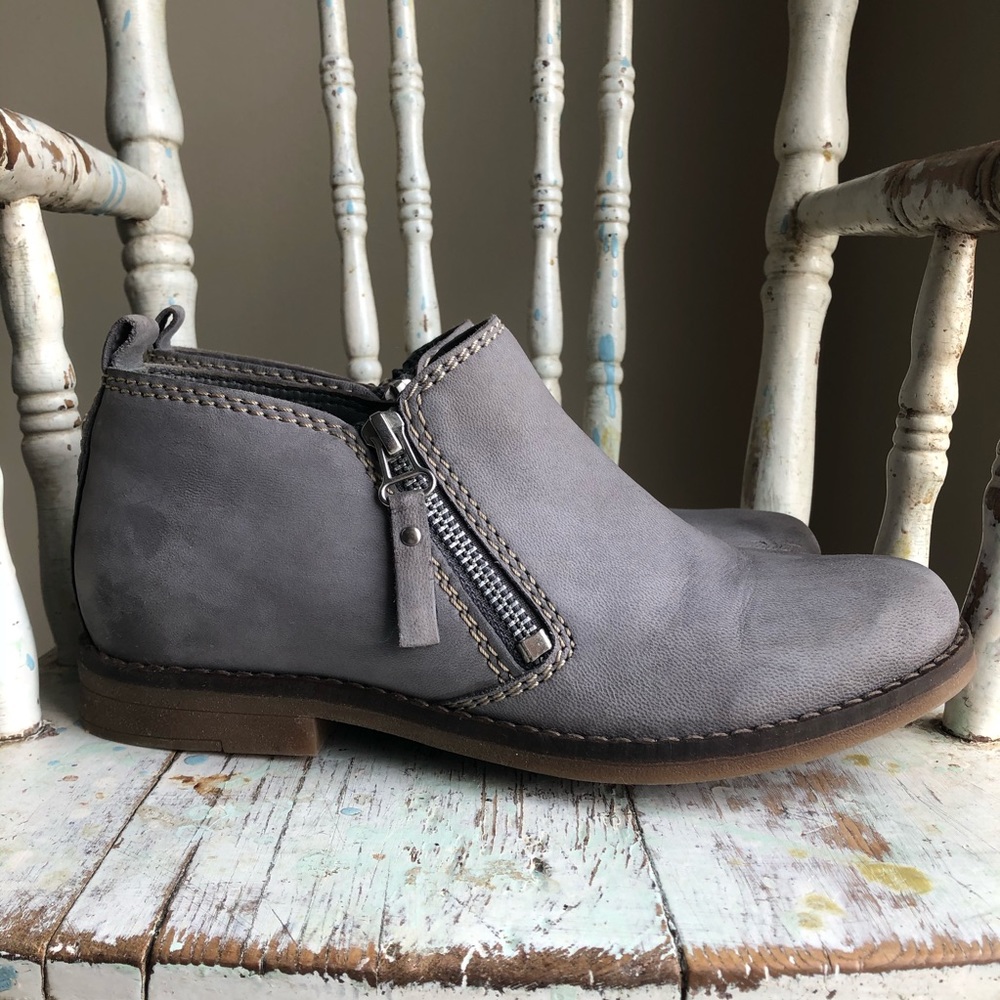 grey leather Hush Puppie Cayto ankle booties